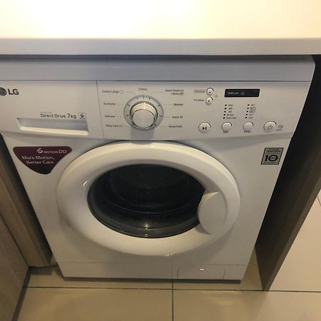 Tropicana 218 Macalister Netflix Unit By Blue Sky Holidays George Town Eksteriør bilde