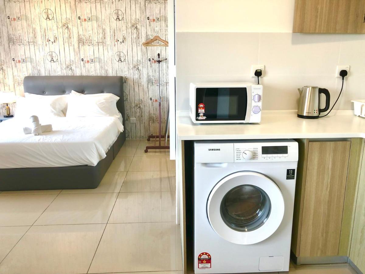 Tropicana 218 Macalister Netflix Unit By Blue Sky Holidays George Town Eksteriør bilde