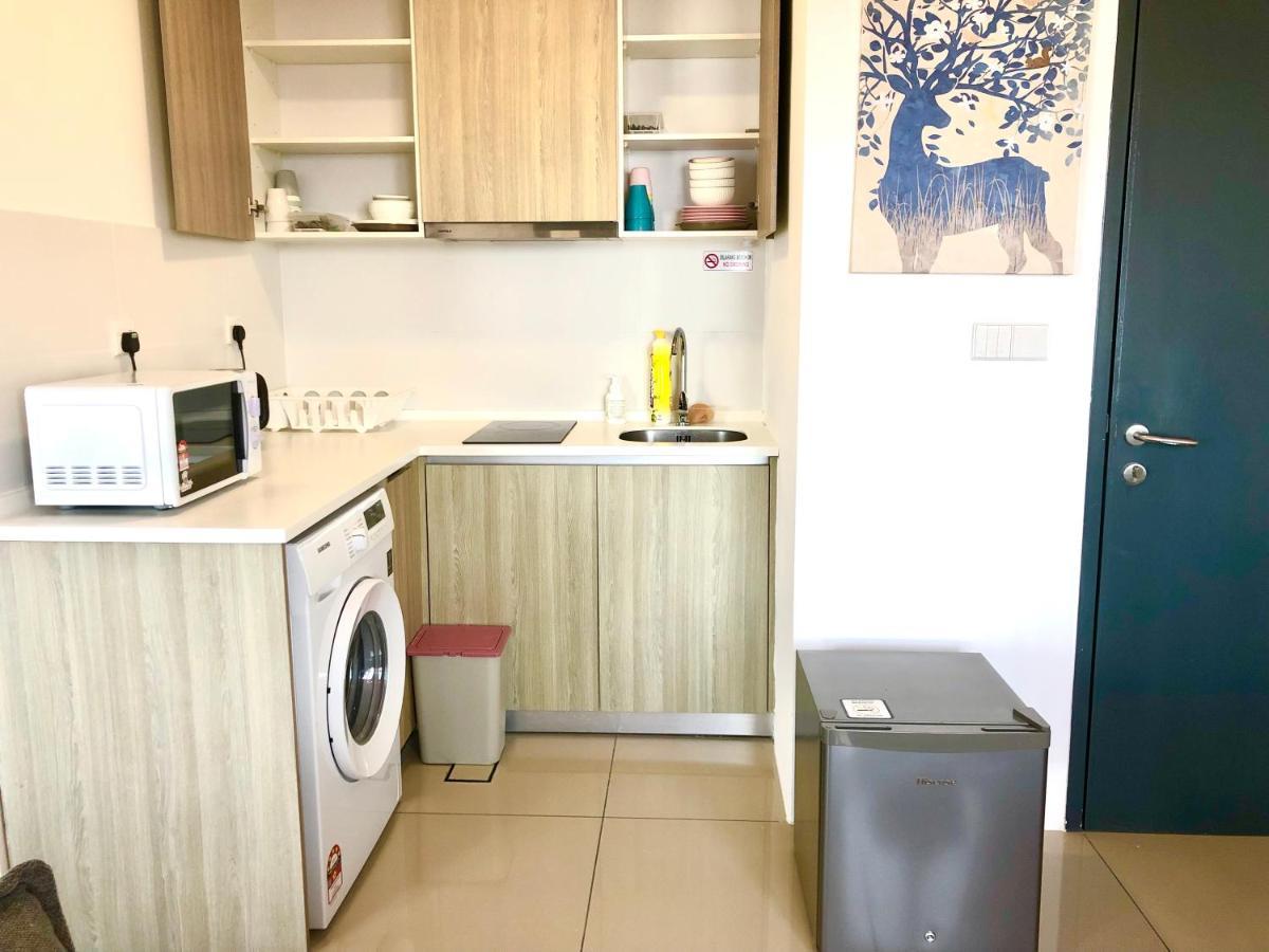 Tropicana 218 Macalister Netflix Unit By Blue Sky Holidays George Town Eksteriør bilde