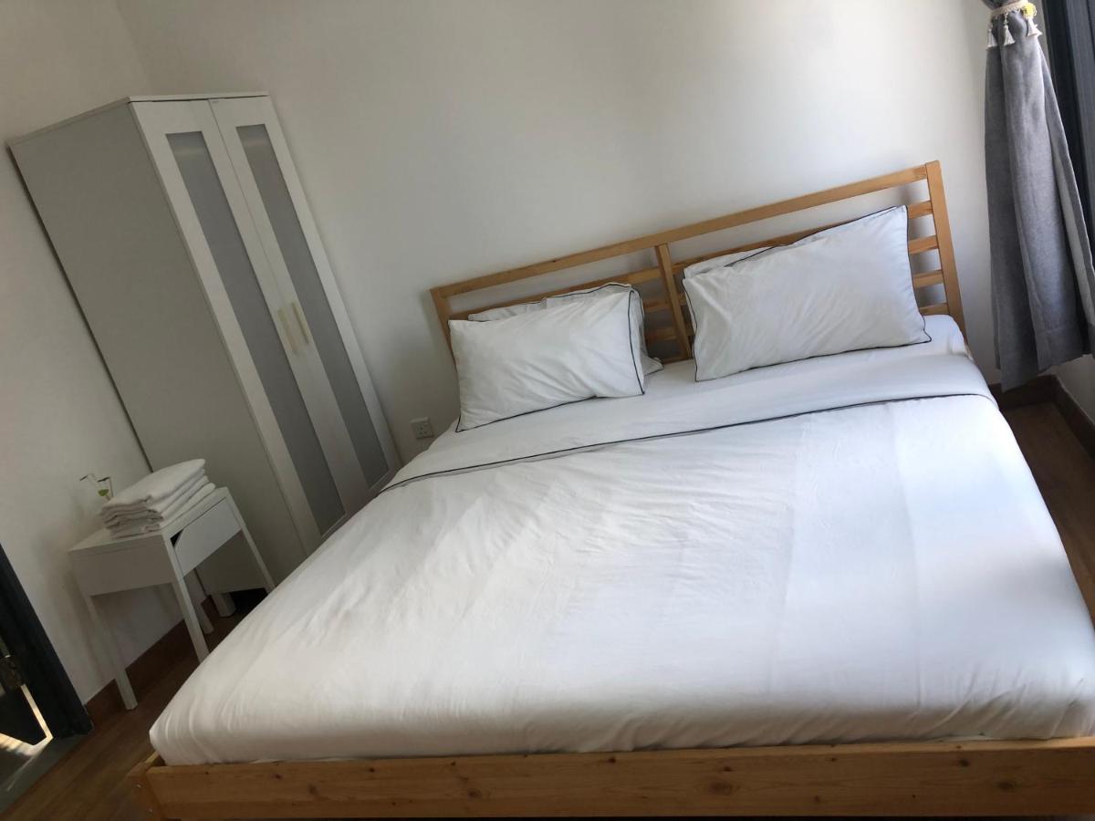 Tropicana 218 Macalister Netflix Unit By Blue Sky Holidays George Town Eksteriør bilde