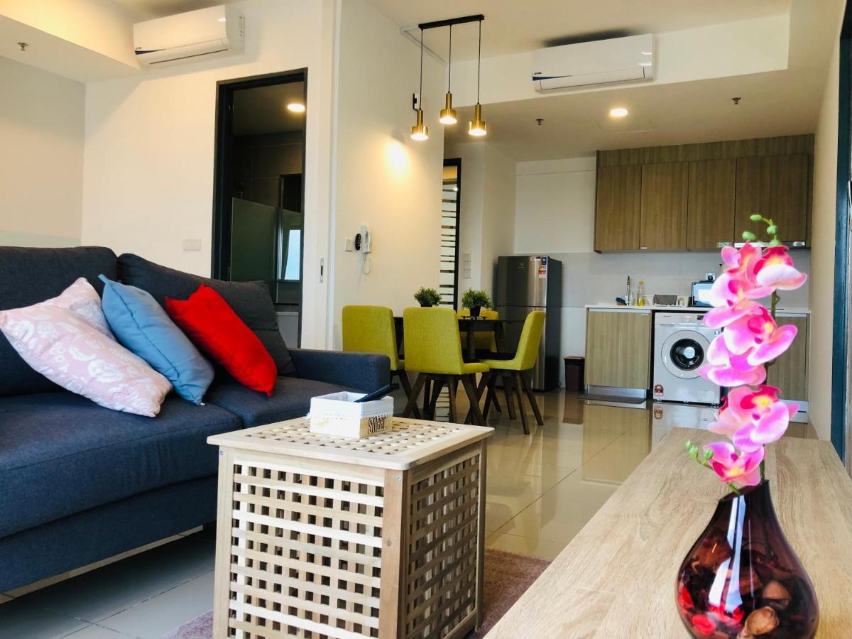 Tropicana 218 Macalister Netflix Unit By Blue Sky Holidays George Town Eksteriør bilde
