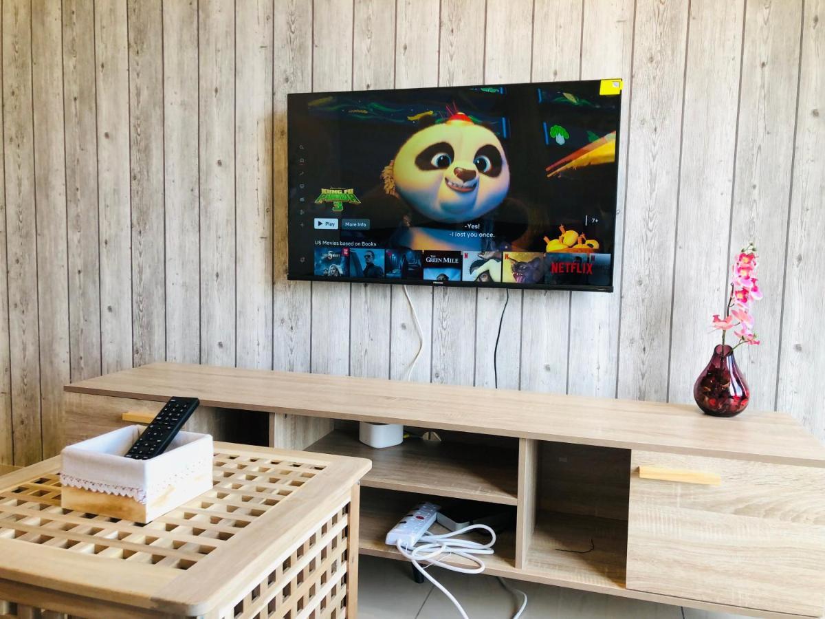 Tropicana 218 Macalister Netflix Unit By Blue Sky Holidays George Town Eksteriør bilde