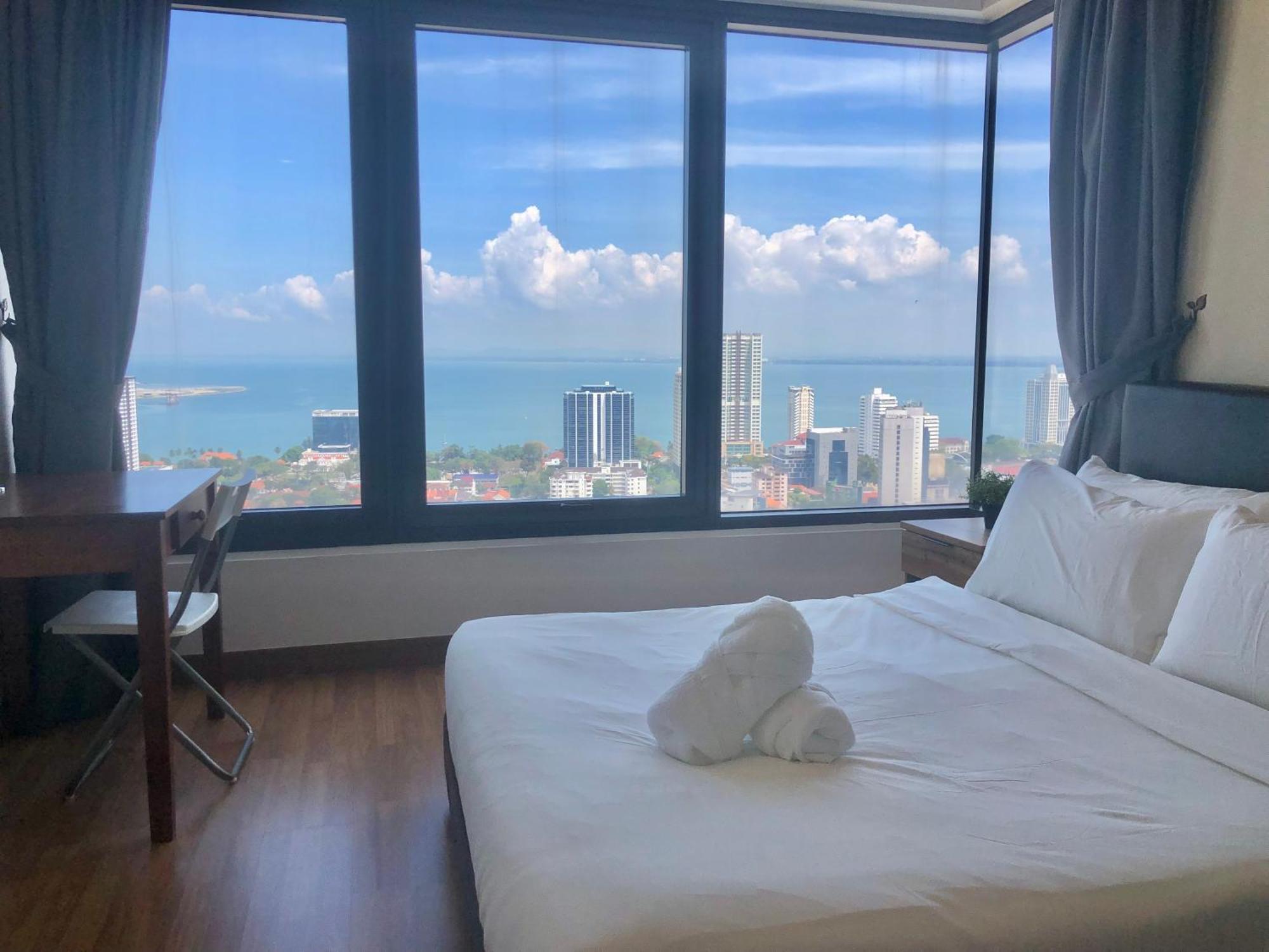 Tropicana 218 Macalister Netflix Unit By Blue Sky Holidays George Town Eksteriør bilde