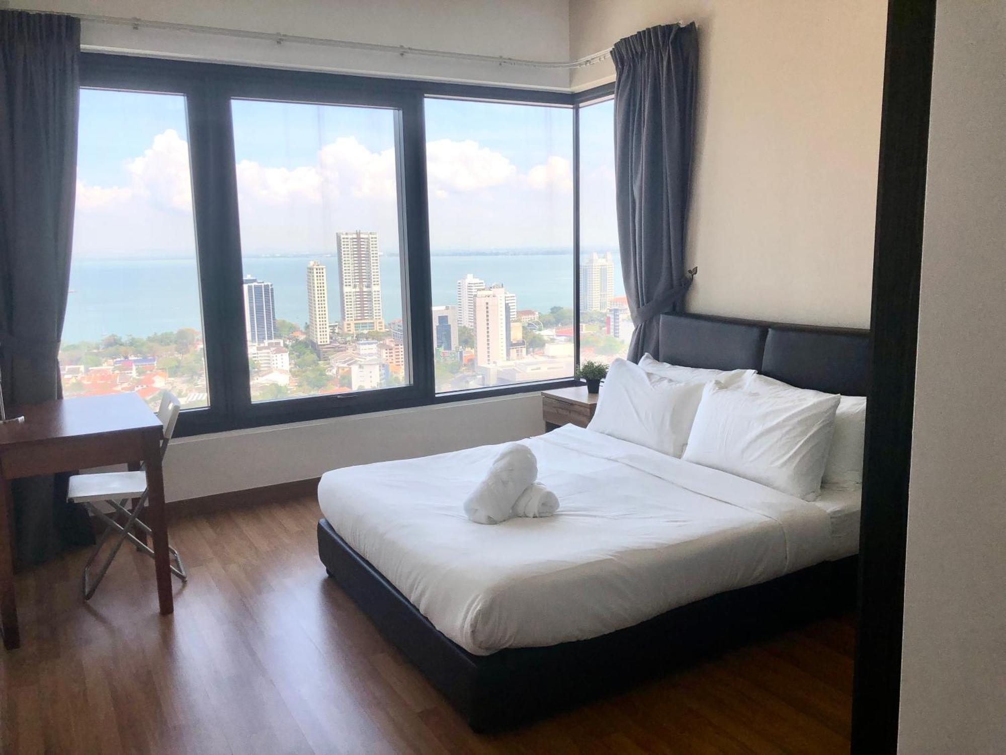 Tropicana 218 Macalister Netflix Unit By Blue Sky Holidays George Town Eksteriør bilde