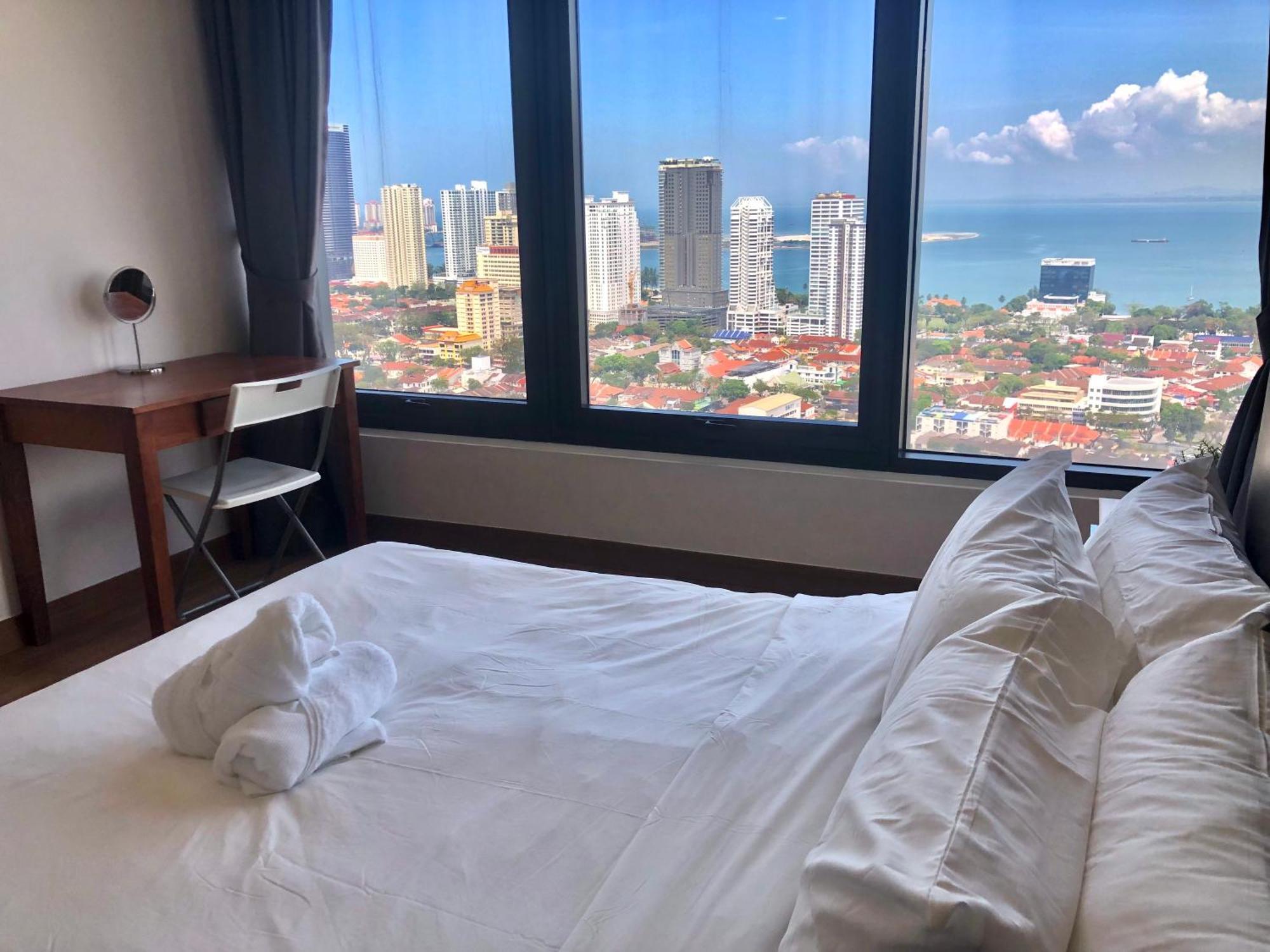 Tropicana 218 Macalister Netflix Unit By Blue Sky Holidays George Town Eksteriør bilde